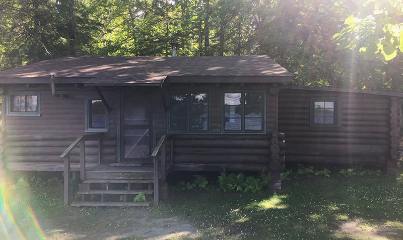 Pine Grove Lodge Cabin 3